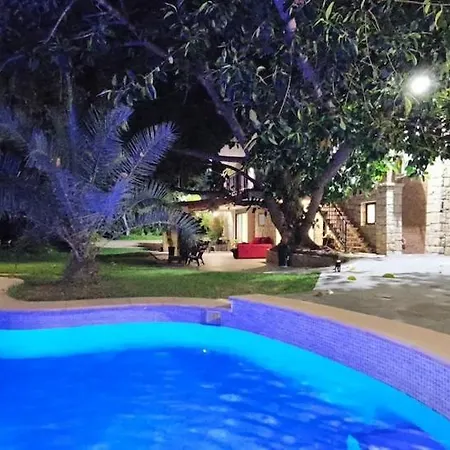 Villa 2 *